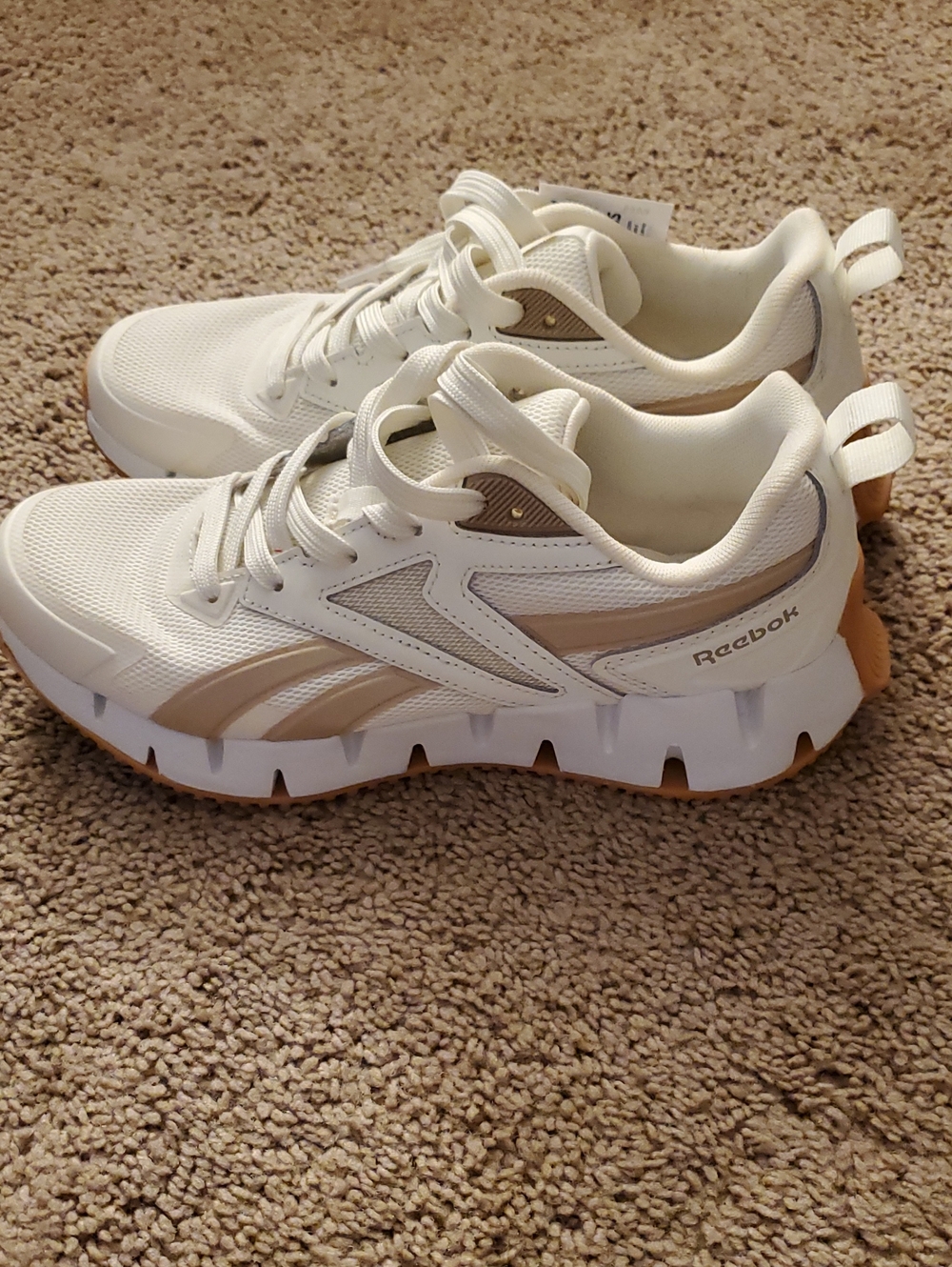 Reebok Sneakers Size 8 - Picture 2 of 4